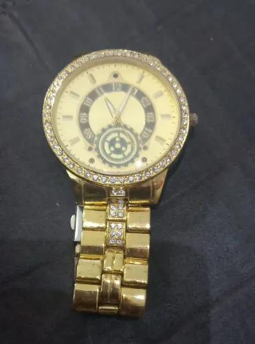 Relógio feminino Dourado com Pedrarias