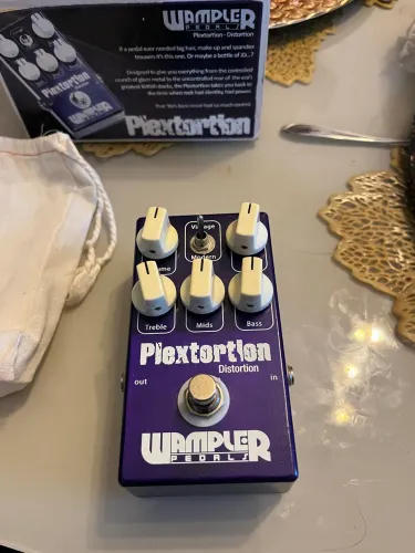 Vendo pedal Plextortion Wampler