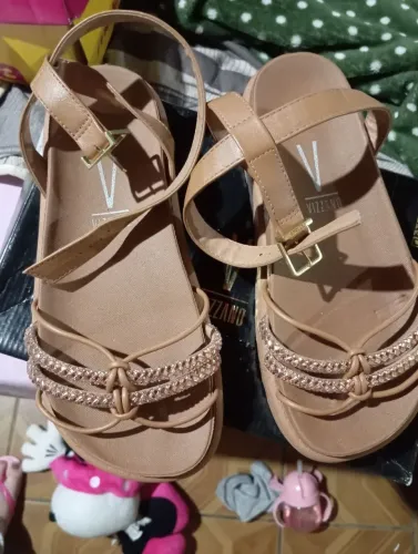 Vendo sandália da Vizzano nunca usada n*37