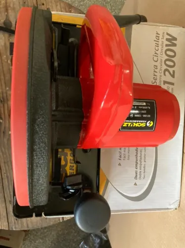 Potência e precisão com a Serra Circular Schulz 1200W para madeira!