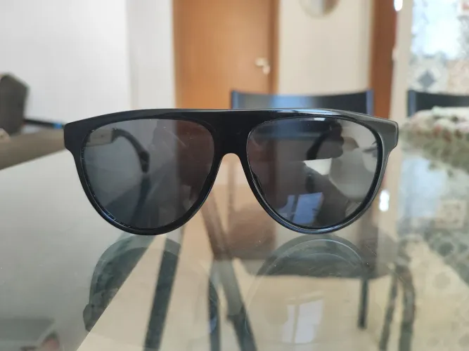 Distinto Óculos Gucci original. Pra quem curte excelência!