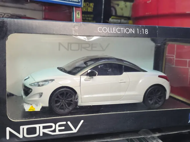 Miniatura 1:18 norev Peugeot rcz novo