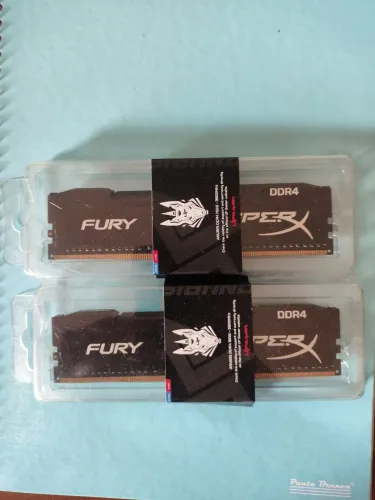 2 pentes da marca FURY memória de 4GB RAM DDR4 2400Mhz