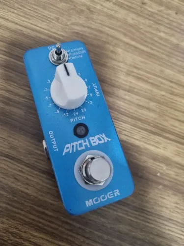 Pedal pitch box mooer