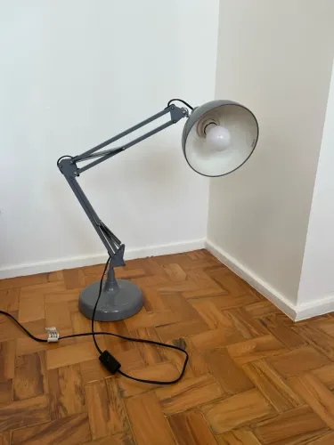 Luminária articulada de Metal Tok Stok cinza