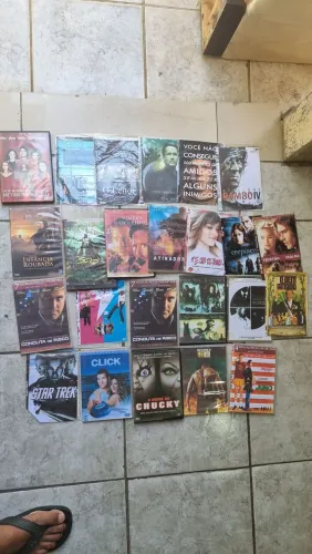 VENDO 24 DVDS DE FILMES COM GENEROS DIVERSOS