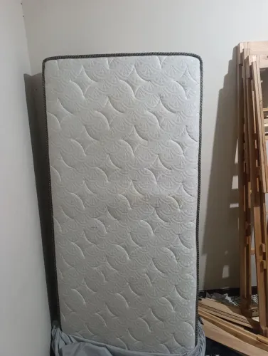 CAMA DE SOLTEIRO SEMINOVA