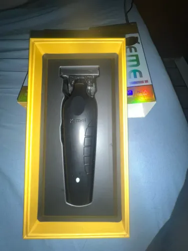 Máquina para cabelo excelente nova lacrada