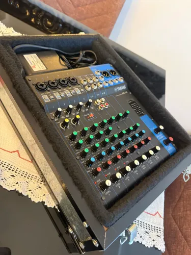 Mesa de som YAMAHA MG10