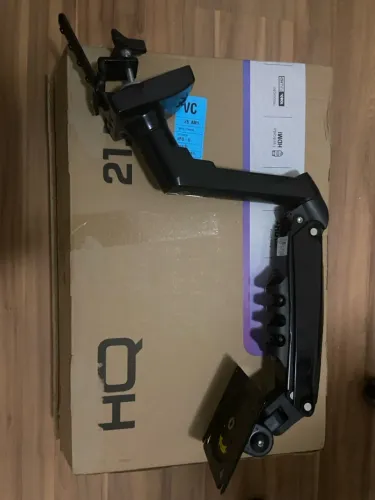Braço articulado para monitor