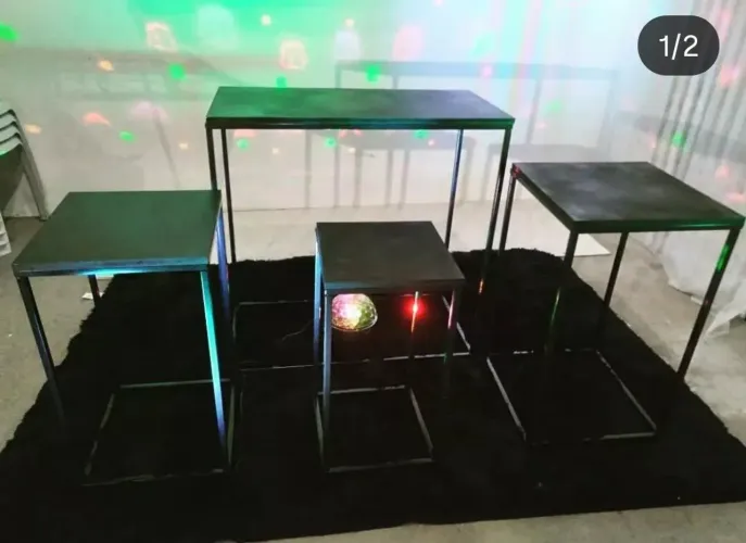 Quarteto de mesinhas 300,00