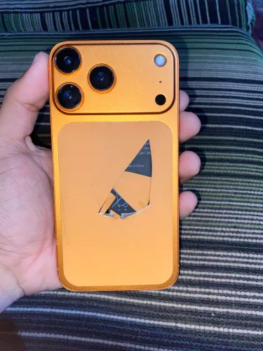 iPhone 11 com a carcaça do 17, bateria nova (100%)