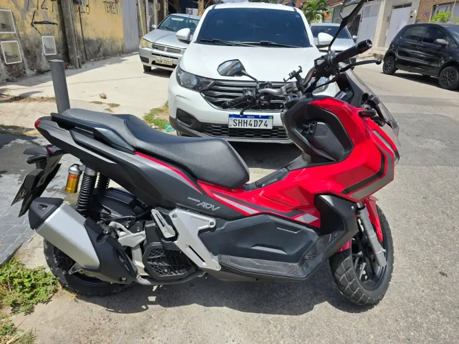 Scooter à venda - ótimo estado, pronta pra rodar!