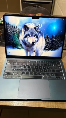 MacBook Air M2 2022 13,6, 8 GB ram , 256 GB ssd, GPU de 8 núcleos Midnight Color Midnight
