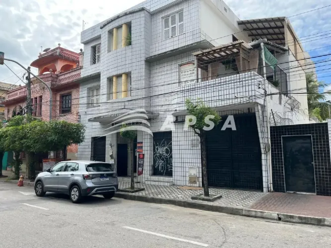 LOJA COM 20M³ BEM EM FRENTE PRAÇA DO LICEU DO CEARÁ E CORPO DE BOMBEIRO. ÓTIMA MOVIMENTAÇÃ