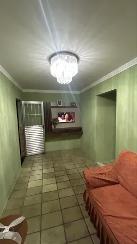 CASA RECÉM REFORMADA