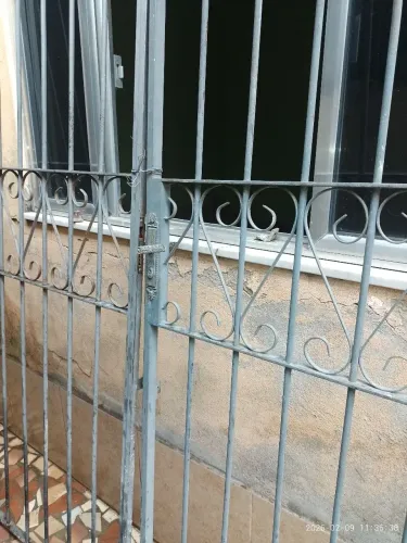 Grade com portão, 4.40 de largura por 2.35 de altura. Aceito oferta!
