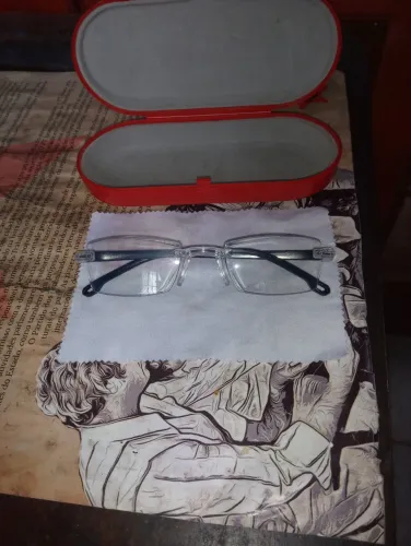 Óculos importado antireflexo:grau Perto/MÉDIO, designer moderno ALTA TECNOLOGIA.