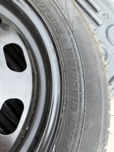 Pneu dunlop 185 60 15 original do polo virtus (não tem menos) 