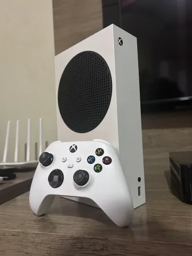 Xbox Series S 512gb Usado(cabos controle Originais) Faço Envio.