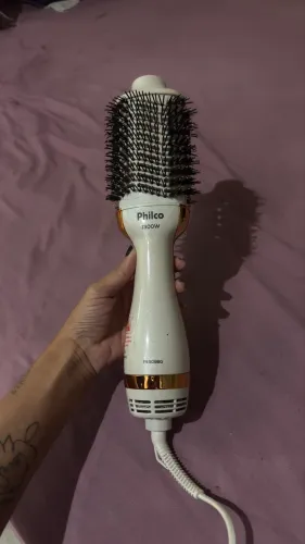 Escova secadora e modeladora