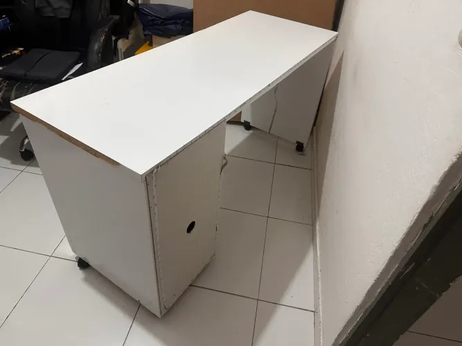 Negociável: Mesa de escritório com rodinhas