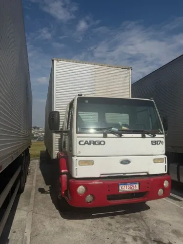 Ford cargo 1317 2006 toco grande bau com lona 139.000