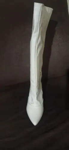 Vende-se bota cano alto croco cor white