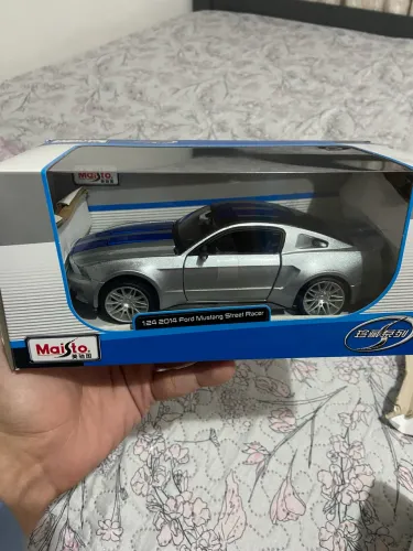 Miniatura - Ford Mustang - 1:24 (Filme Need For Speed) (Nova)