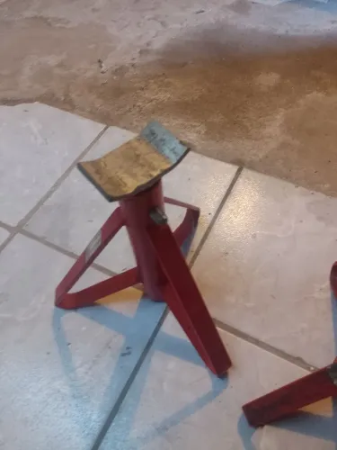 Cavalete para suspender carro 