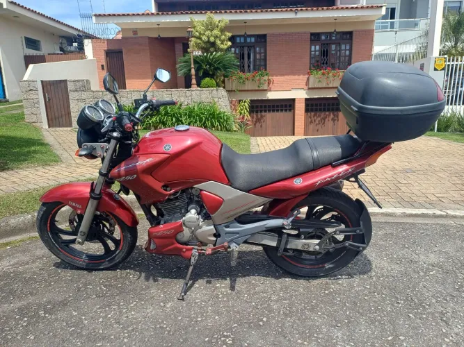 Vendo Yamaha fazer 250cc ano 2007 em ótima estado.