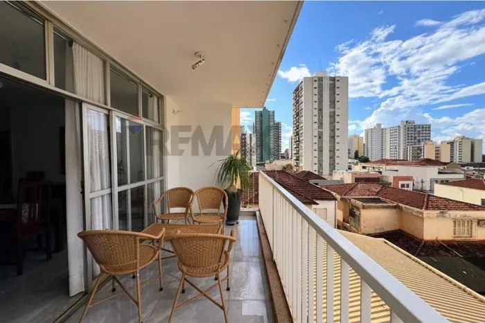 Apartamento centro/ VIla seixas com 210m2 com 4 quartos, 1 suíte, 4 banheiros, sacada, 1 v