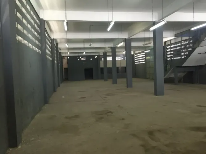 ALUGO GALPÃO com 1.100m² na Av. Pinheiros na Imbiribeira - Recife - PE
