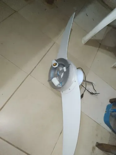 Ventiladores de teto funcionando