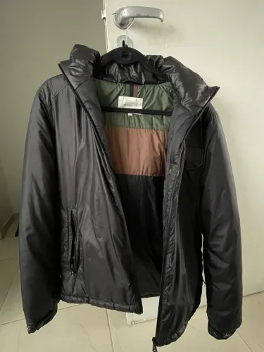 Jaqueta Dudalina Masculina Puffer Original Preta com Capuz - Tamanho M - Estado de Nova