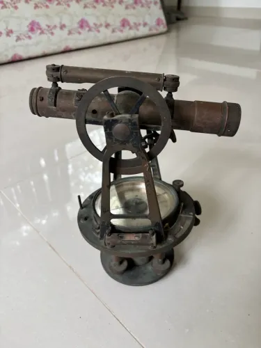 Teodolito antigo americano