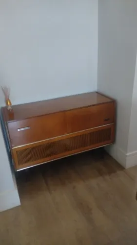 Estante antiga para discos de vinil 