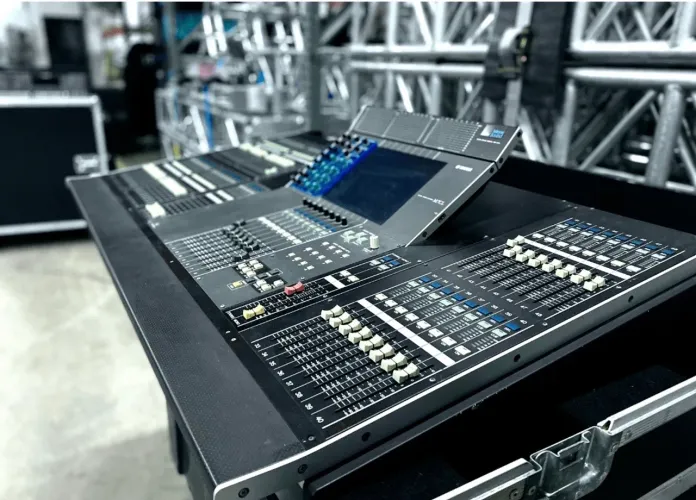 M7 CL YAMAHA MIXER MESA DIGITAL COMPLETA M7CL