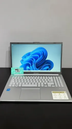 Notebook ASUS Vivobook Go 15 -> Core i3 N305 + Ram 8GB - (Seminovo)