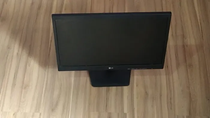 Monitor LG 20M37AA-B - 19,5? - (VGA) Bom estado (retirar em Paulínia)