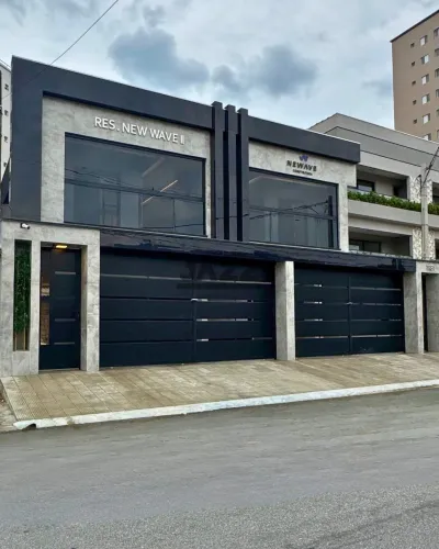 Casa em condomínio à venda no Caiçara, Praia Grande, litoral de SP