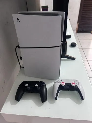 PlayStation 5 (PS5)
