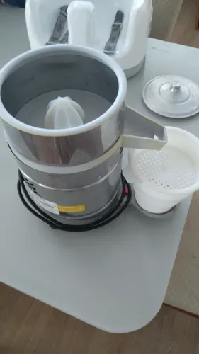 Espremedor industrial em inox