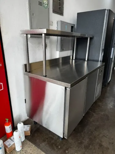 BALCÃO DE SERVIÇO REFRIGERADO INOX 1,38X70 MACON DE PAREDE MOCELO RHC2-E000904