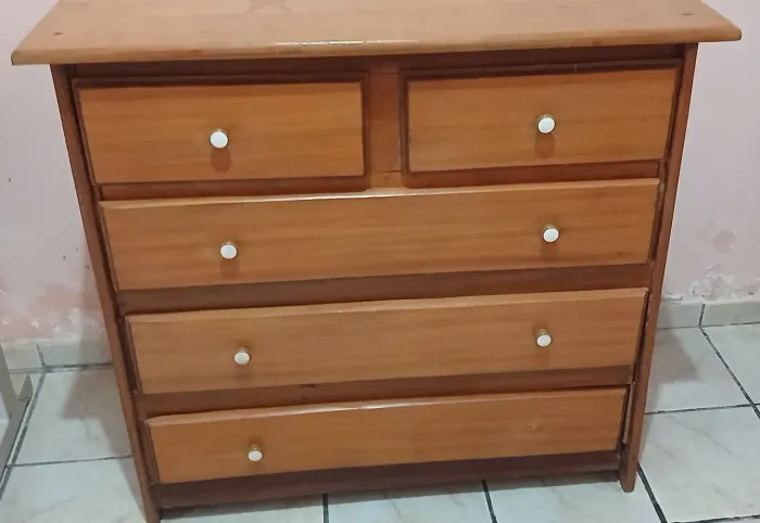 Vendo cômoda 