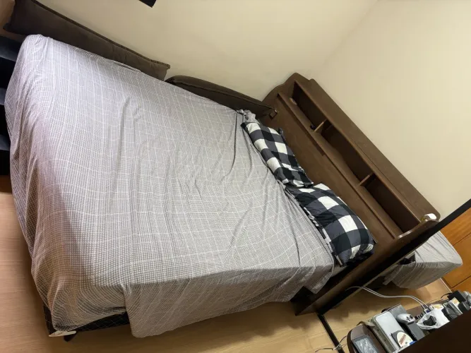 Cama de casal tamanho Queen