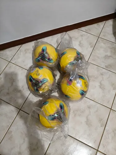 bola de futebol de campo número 5 puma órbita amarela, R$ 129,90