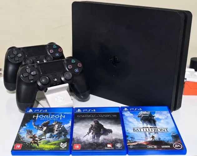 Playstation 4 Slim - PS4