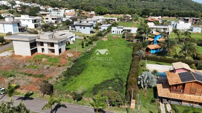 Lote no condomínio serra dos bandeirantes