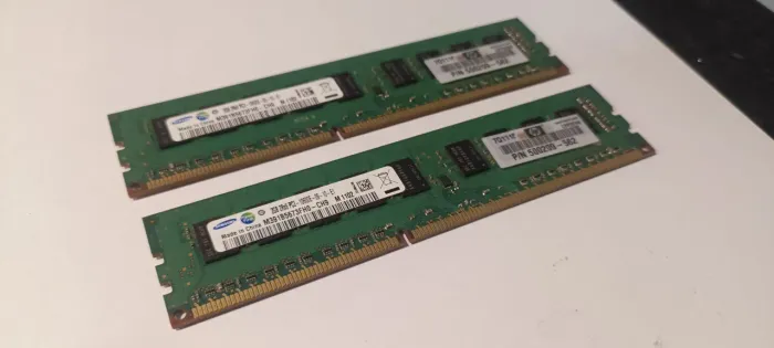 2 pente de Memória RAM Samsung de 2 GB DDR3 ECC Unbuffered - funcionando perfeitamente
